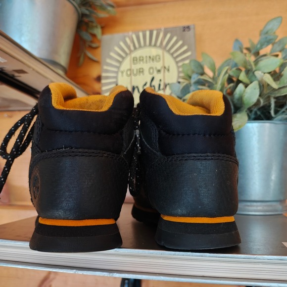 Timberland Black Orange Trim Leather Boots Walking Shoes Toddler size 9/US 26/EU - Picture 7 of 11